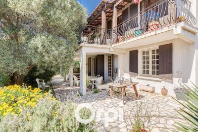 Maison - 252 m² - 6 pièces