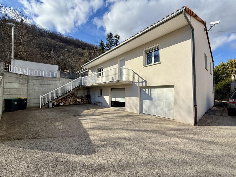 Maison - 158 m² - 6 pièces