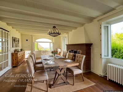 Maison - 172 m² - 6 pièces