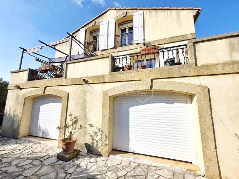 Maison - 270 m² - 6 pièces