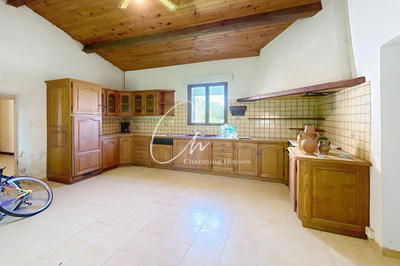 Propriété - 225 m²