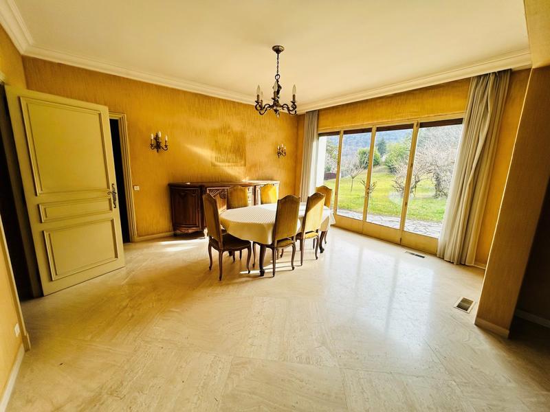 Maison - 397 m² - 7 pièces