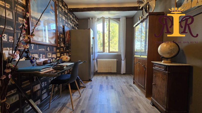 Maison traditionnelle - 140 m² - 6 pièces