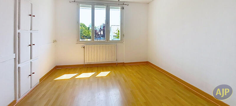 Maison - 150 m² - 10 pièces