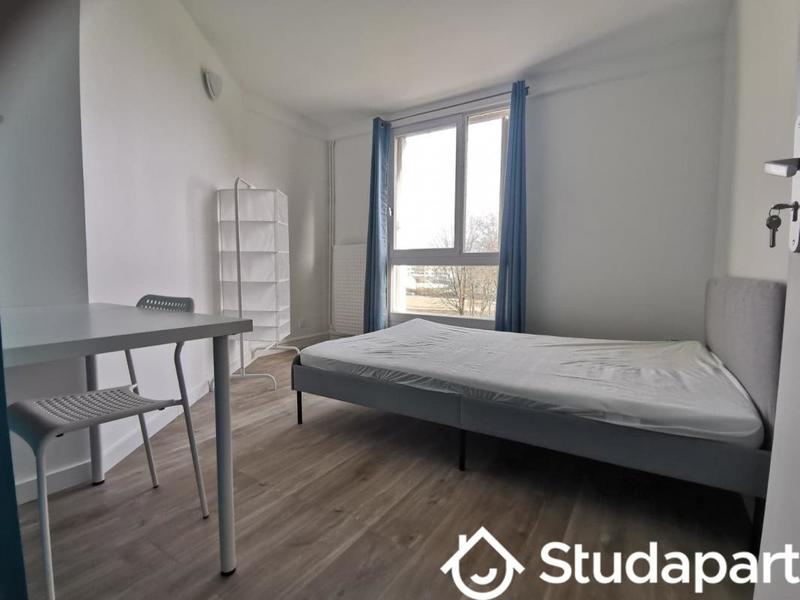 Chambre - 10 m² - 1 pièce