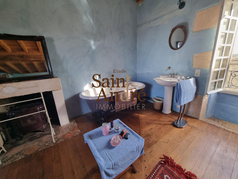 Maison - 365 m² - 7 pièces