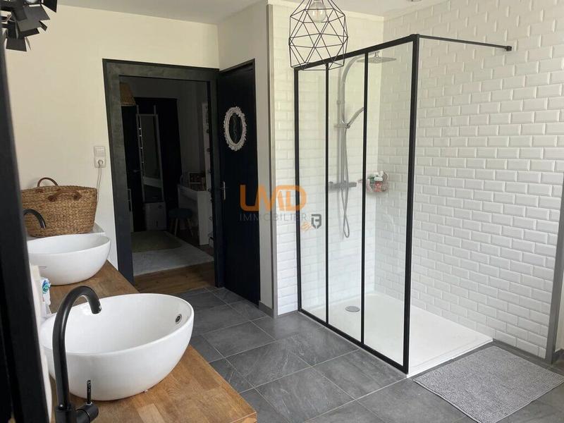 Maison de ville - 197 m² - 13 pièces