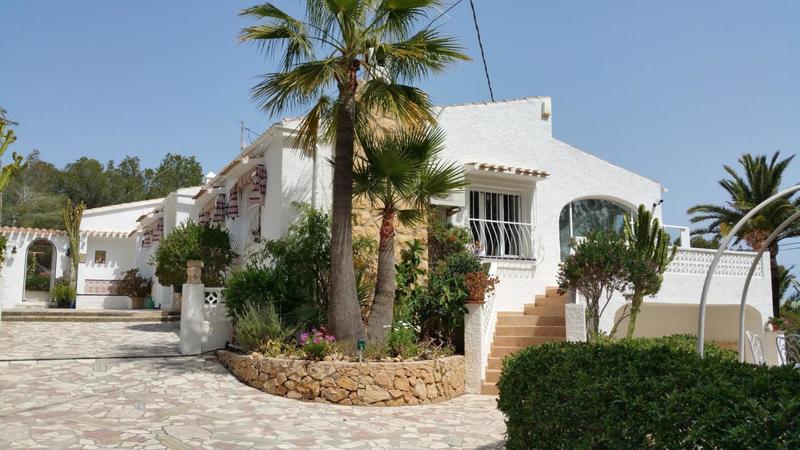 Propriété - 206 m² - 5 pièces