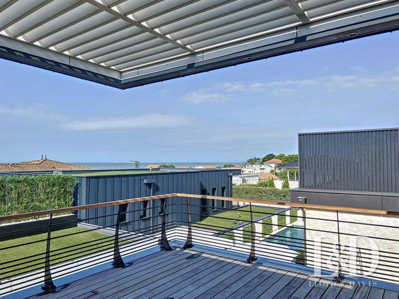 Villa - 216 m² - 5 pièces