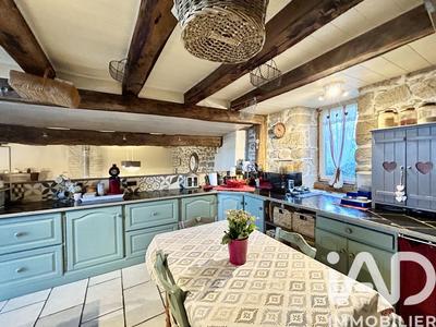 Maison - 143 m² - 5 pièces