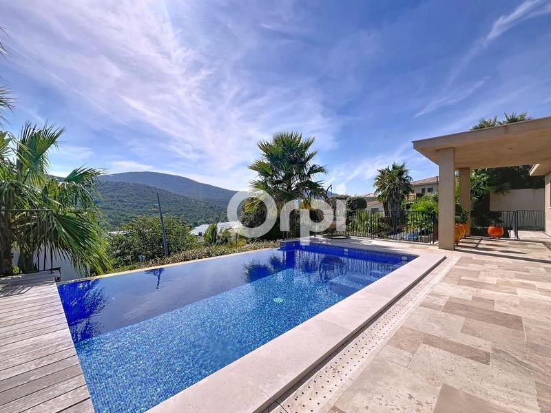 Villa - 160 m² - 4 pièces