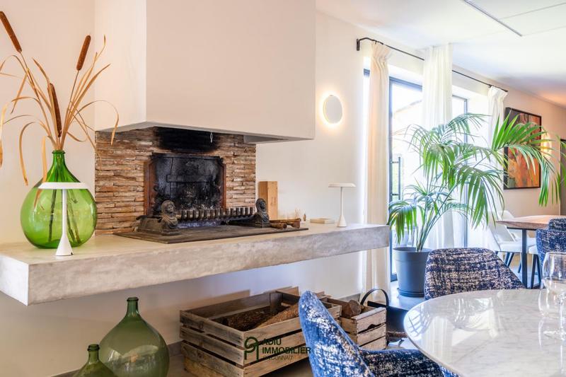 Mas - 340 m² - 7 pièces