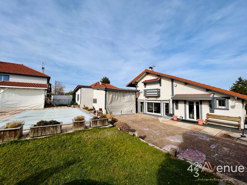 Maison - 201 m² - 5 pièces