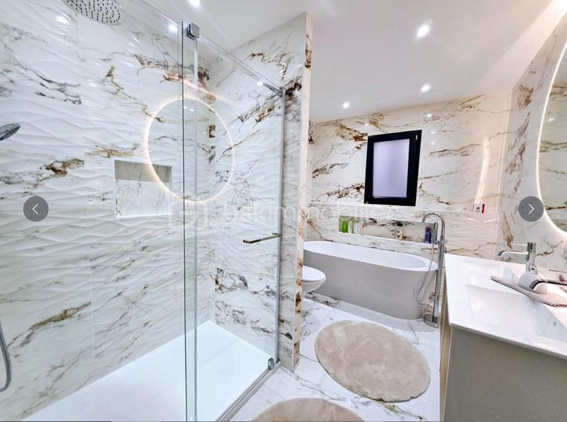 Maison - 166 m² - 5 pièces