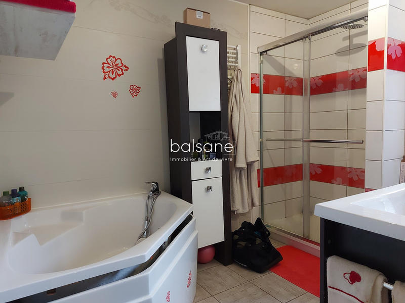 Maison - 95 m² - 4 pièces