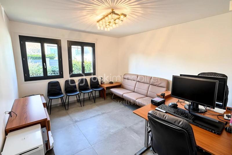 Propriété - 140 m² - 6 pièces