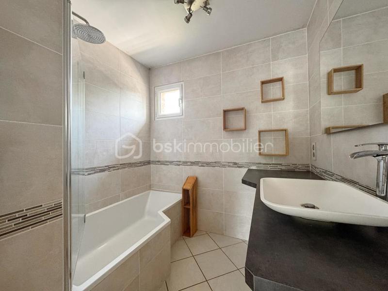 Appartement - 80 m² - 3 pièces