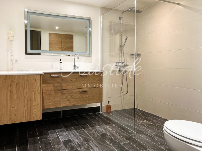 Loft - 124 m² - 5 pièces