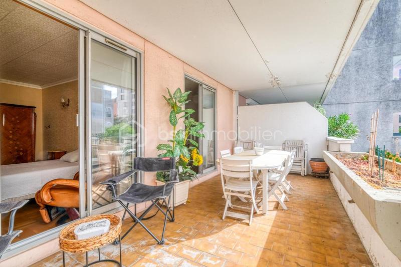 Appartement - 99 m² - 4 pièces