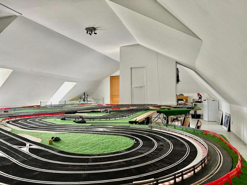 Maison - 484 m² - 12 pièces