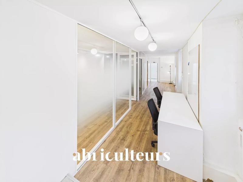 Bureau - 64 m² - 4 pièces