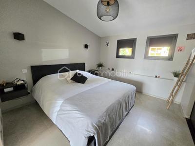 Propriété - 140 m² - 6 pièces