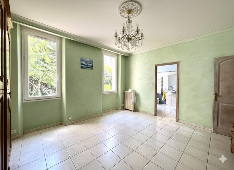 Maison - 178 m² - 7 pièces