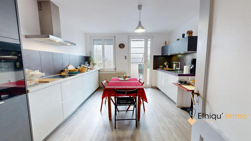 Maison - 89 m² - 5 pièces