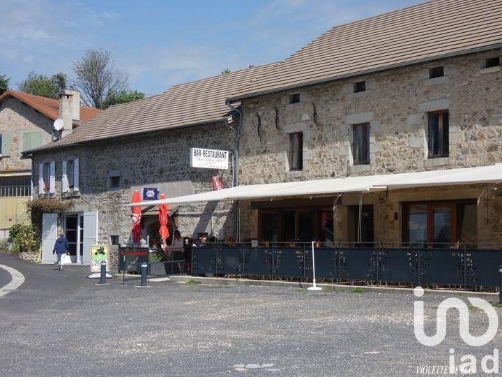 Maison - 451 m² - 10 pièces