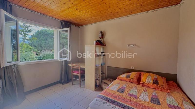 Maison traditionnelle - 165 m² - 6 pièces