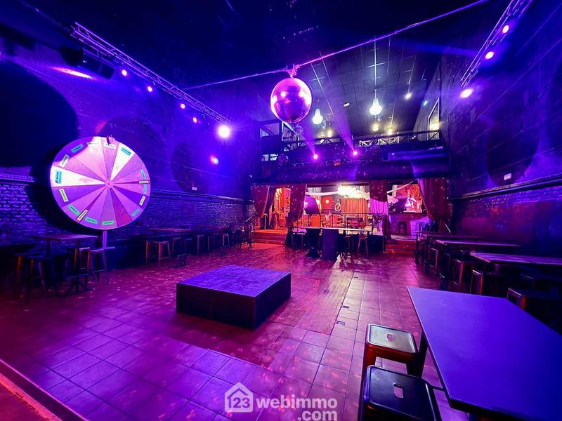 Local commercial - 547 m² - 5 pièces