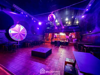 Local commercial - 547 m² - 5 pièces