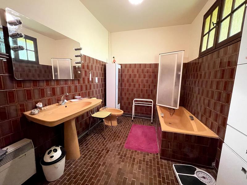 Corps de ferme - 270 m² - 12 pièces