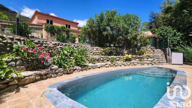 Maison - 177 m² - 6 pièces