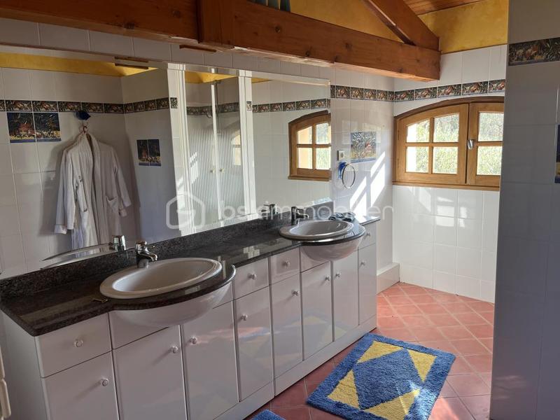 Maison - 189 m² - 7 pièces