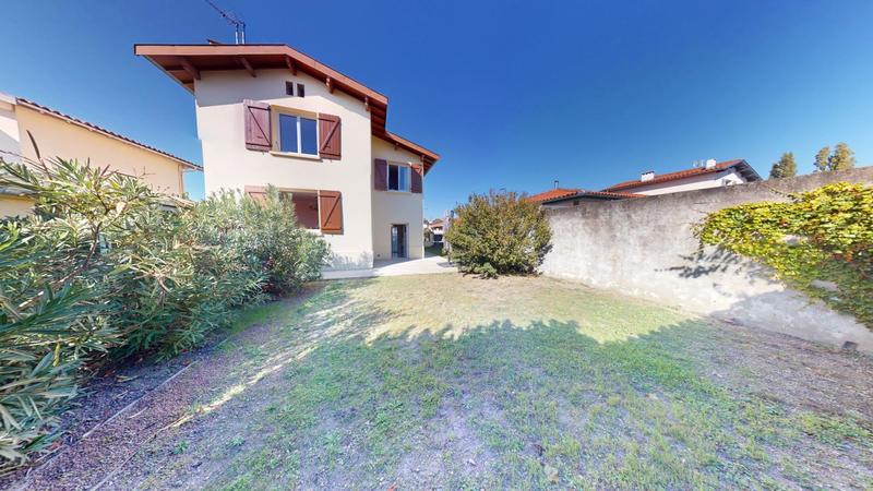 Maison - 80 m² - 4 pièces