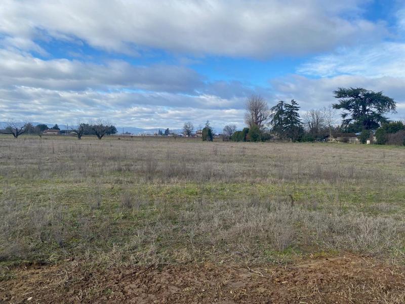 Terrain constructible - 1 430 m²