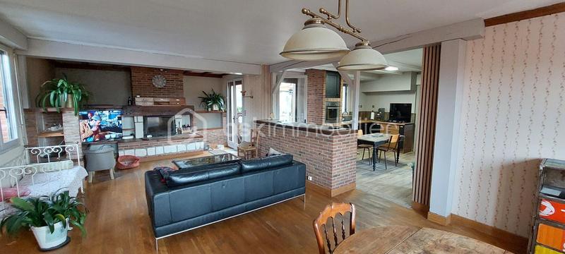 Maison traditionnelle - 209 m² - 6 pièces