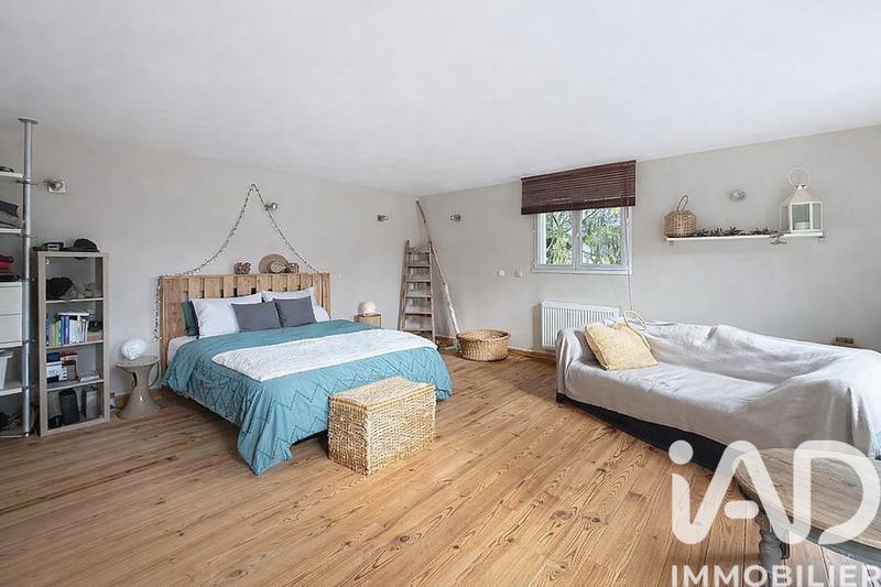 Maison - 225 m² - 7 pièces