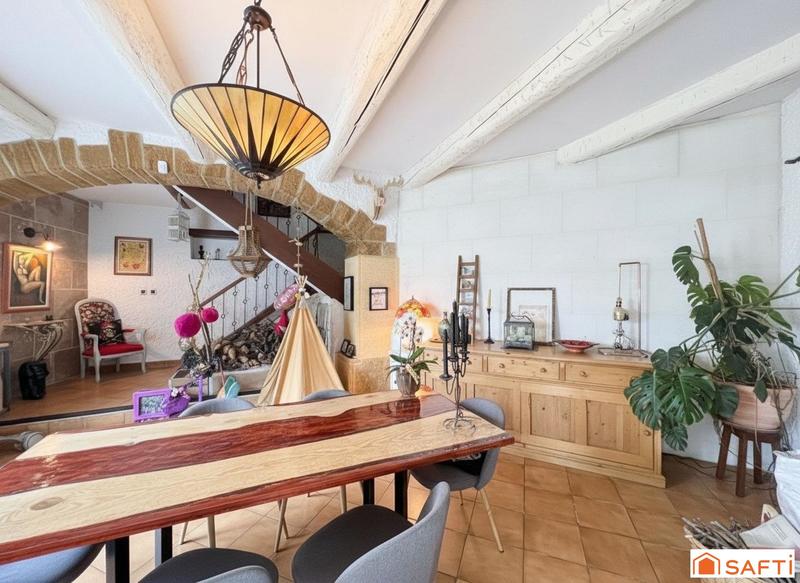 Maison - 230 m² - 6 pièces