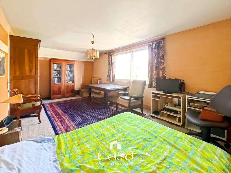 Maison - 220 m² - 10 pièces