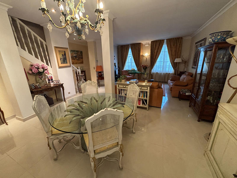 Appartement - 136 m² - 4 pièces