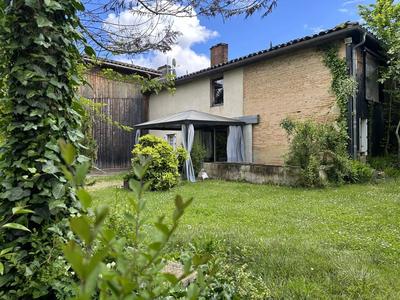 Maison - 300 m² - 15 pièces