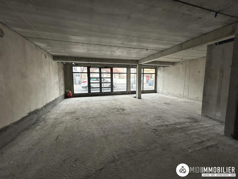 Local commercial - 99 m²