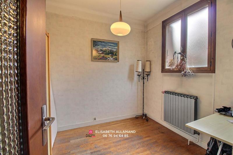 Maison - 198 m² - 8 pièces