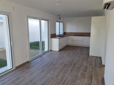 Maison - 99 m² - 4 pièces