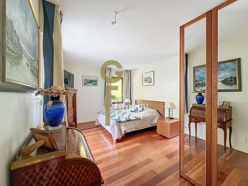 Maison - 167 m² - 6 pièces