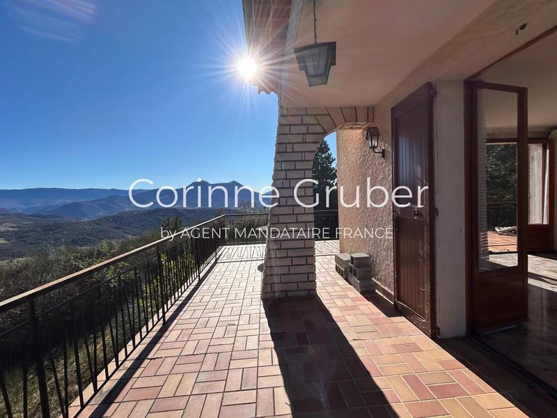 Maison - 94 m² - 5 pièces