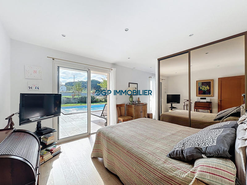 Villa - 201 m² - 6 pièces