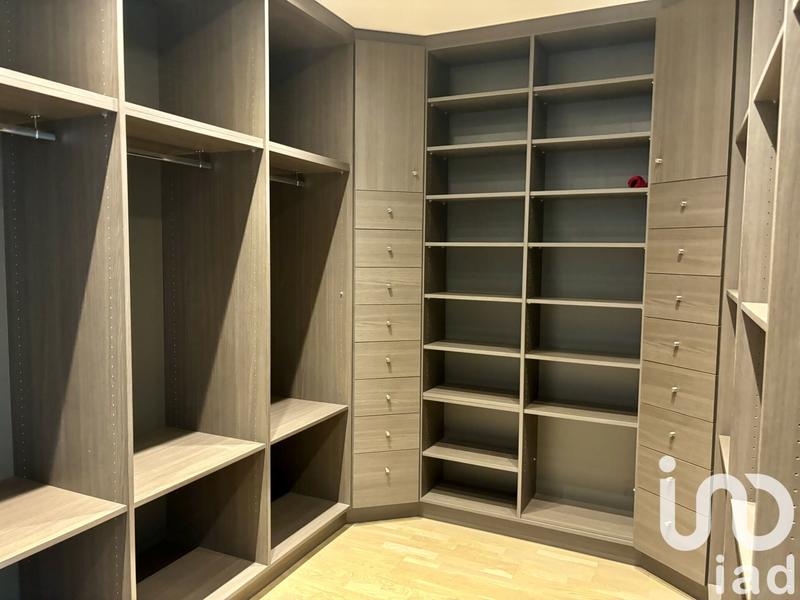 Appartement - 182 m² - 5 pièces